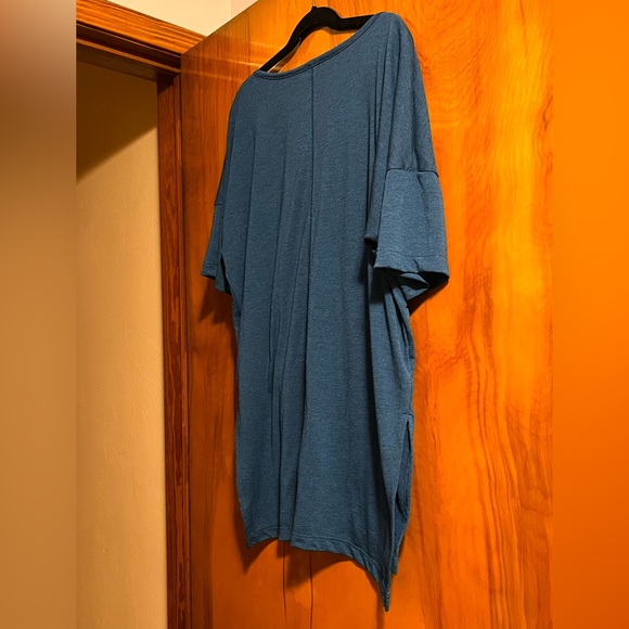 Nike Dri Fit Womens S Top Short Sleeve Side Slits Workout Activewear Blue - Picture 5 of 13